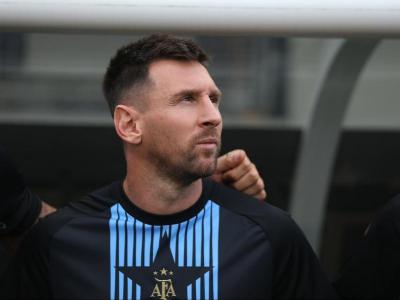 Leo Messi escolta l’himne de l’Argentina abans d’un amistós de preparació per a la copa Amèrica