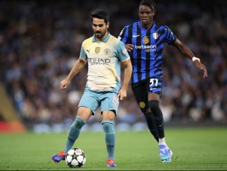 Ilkay Gündogan, acuitat per Yann Bisseck