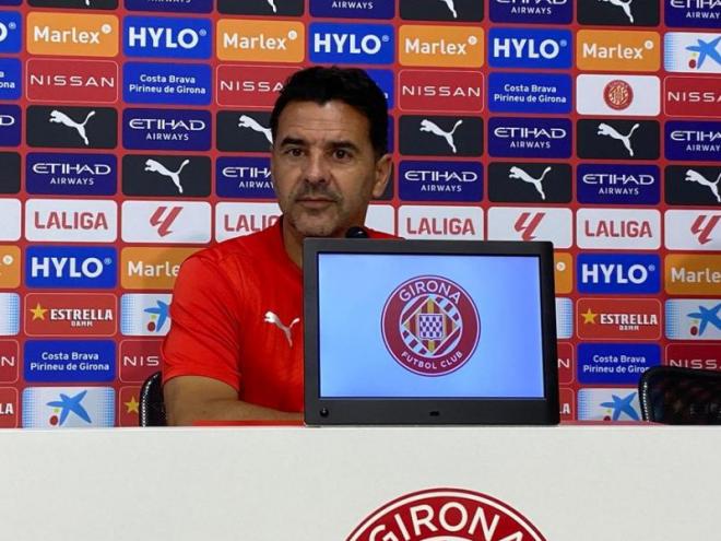 Míchel durant la roda de premsa a l’estadi de Montilivi