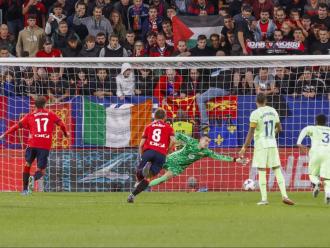 L’Osasuna humanitza el Barça