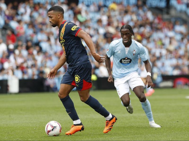 Yangel Herrera, l’autor del 0-1, perseguit per Ilaix Moriba, del Celta