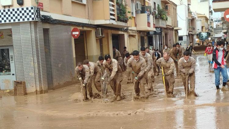 Les autoritats se’n van, la solidaritat es queda