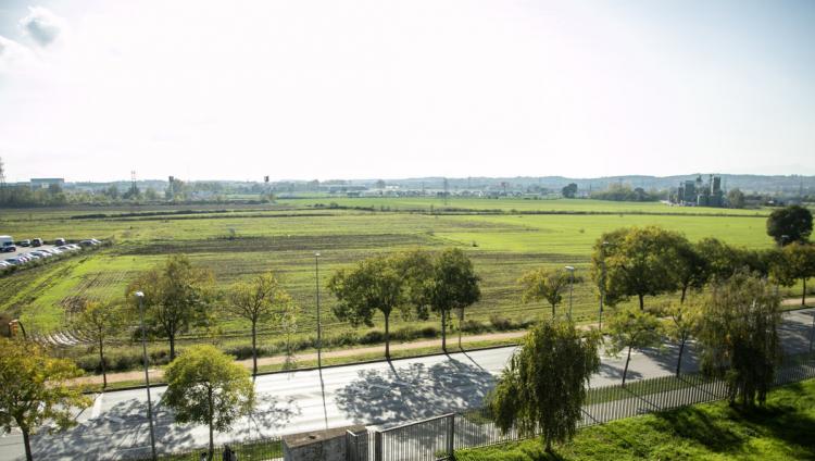 El nou campus de salut de Girona es construirà al davant de l'hospital Santa Caterina de Salt. A la imatge, els terrenys disponibles per al complex d'assistència, docència, recerca i innovació.